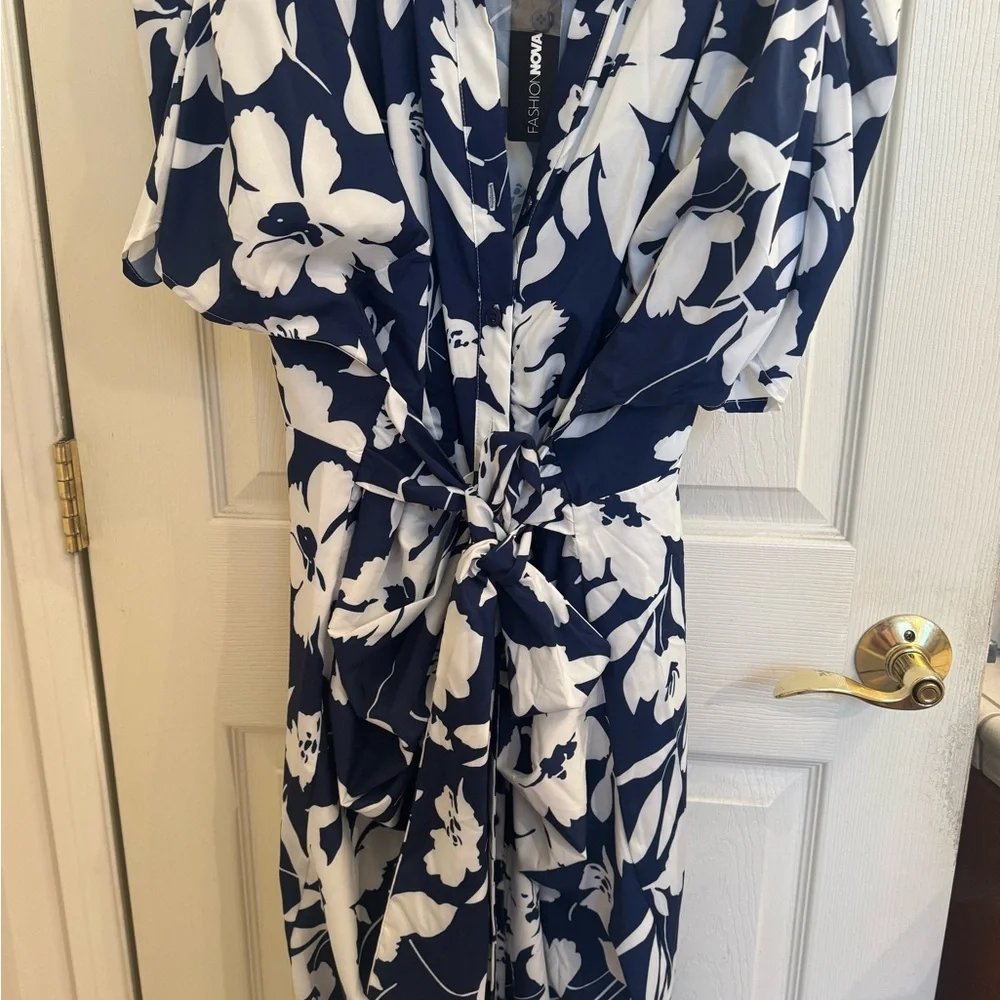 Fashion Nova Navy and White Floral Dress - Picture 2 of 9